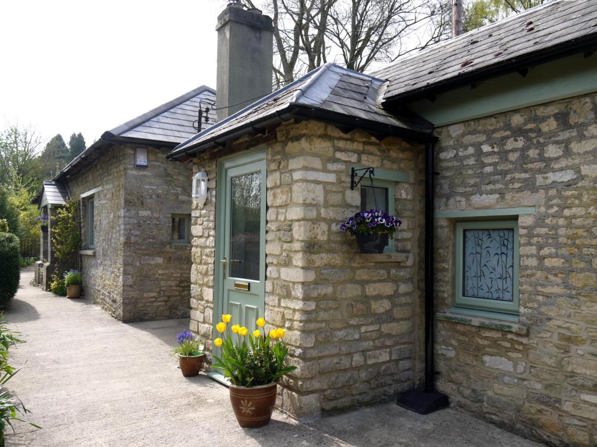 Cosy Stone Cottage, The Bungalow Perrotts Brook Сайърънсестър Екстериор снимка