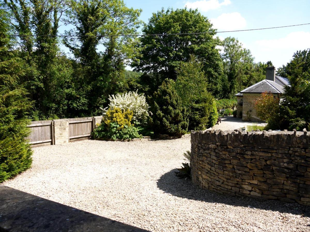 Cosy Stone Cottage, The Bungalow Perrotts Brook Сайърънсестър Екстериор снимка