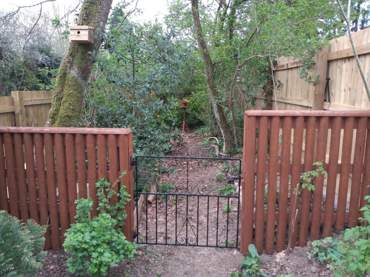 Cosy Stone Cottage, The Bungalow Perrotts Brook Сайърънсестър Екстериор снимка